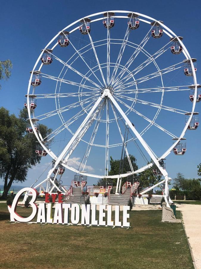 Francoise Szallo Balatonlelle Exterior foto