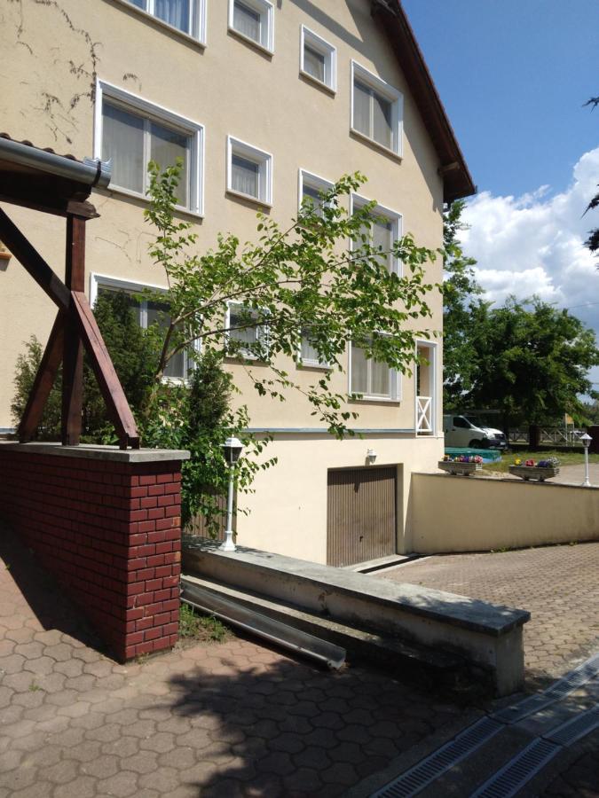Francoise Szallo Balatonlelle Exterior foto